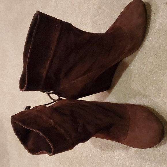 BCBG soft Suede wedge boots - Picture 3 of 5
